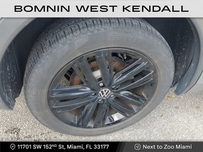 2022 Volkswagen Tiguan SE R-Line Black