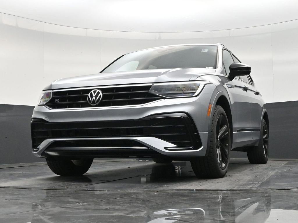 2023 Volkswagen Tiguan SE R-Line Black