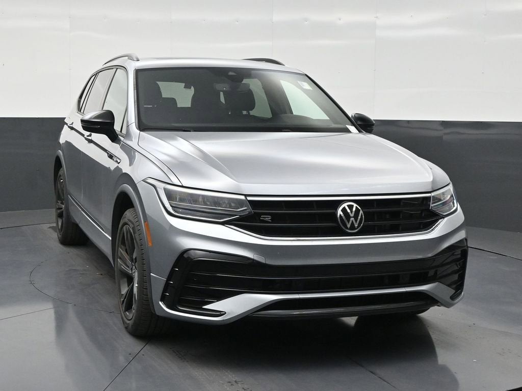2023 Volkswagen Tiguan SE R-Line Black