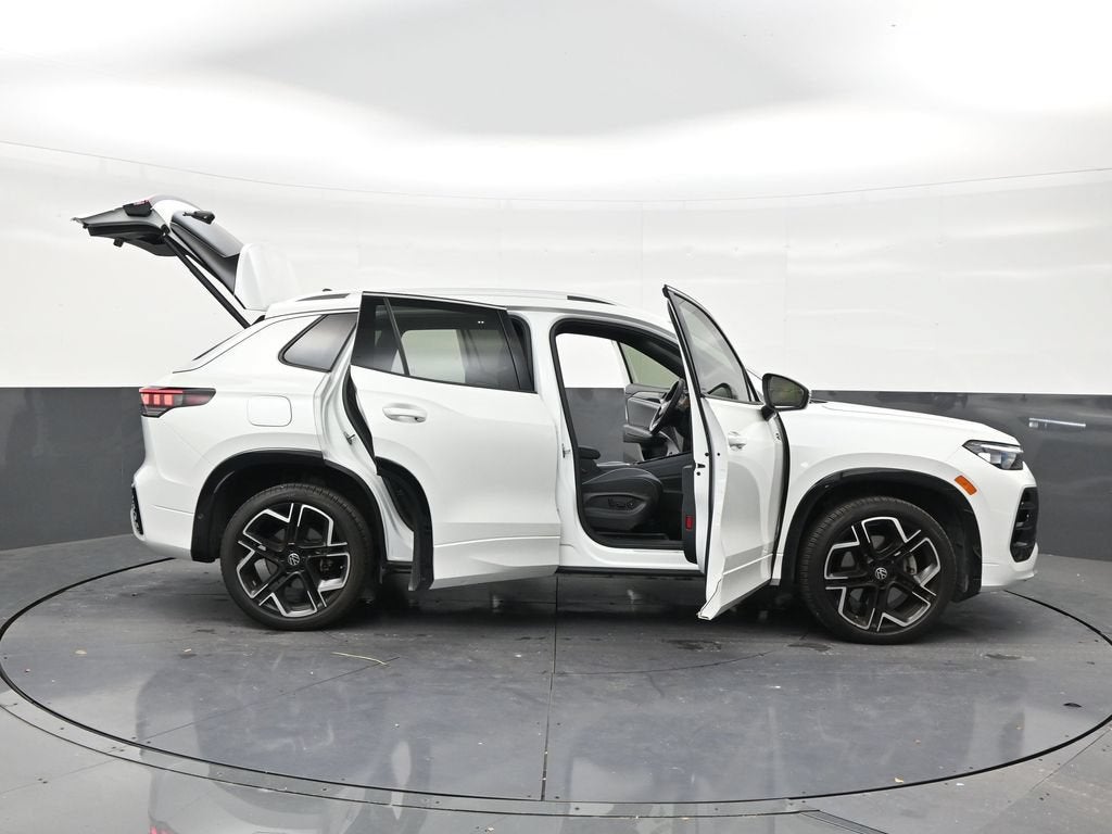 2026 Volkswagen Tiguan SEL R-Line Turbo