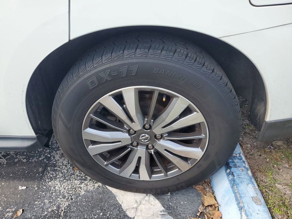 2020 Nissan Pathfinder SV