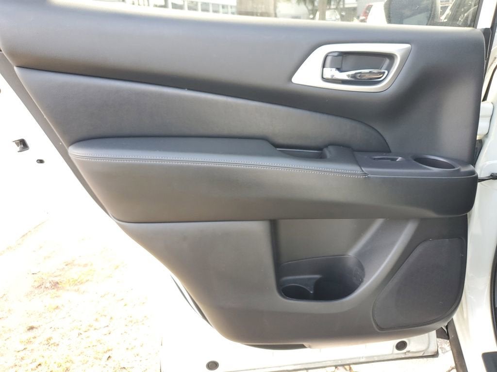 2020 Nissan Pathfinder SV