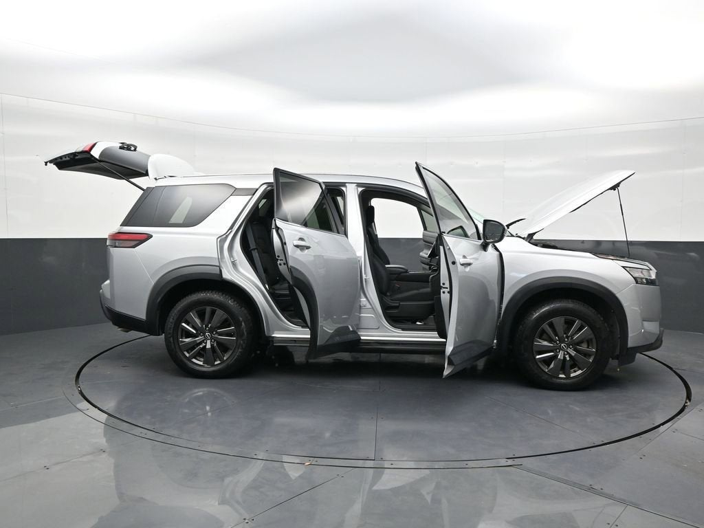 2022 Nissan Pathfinder S