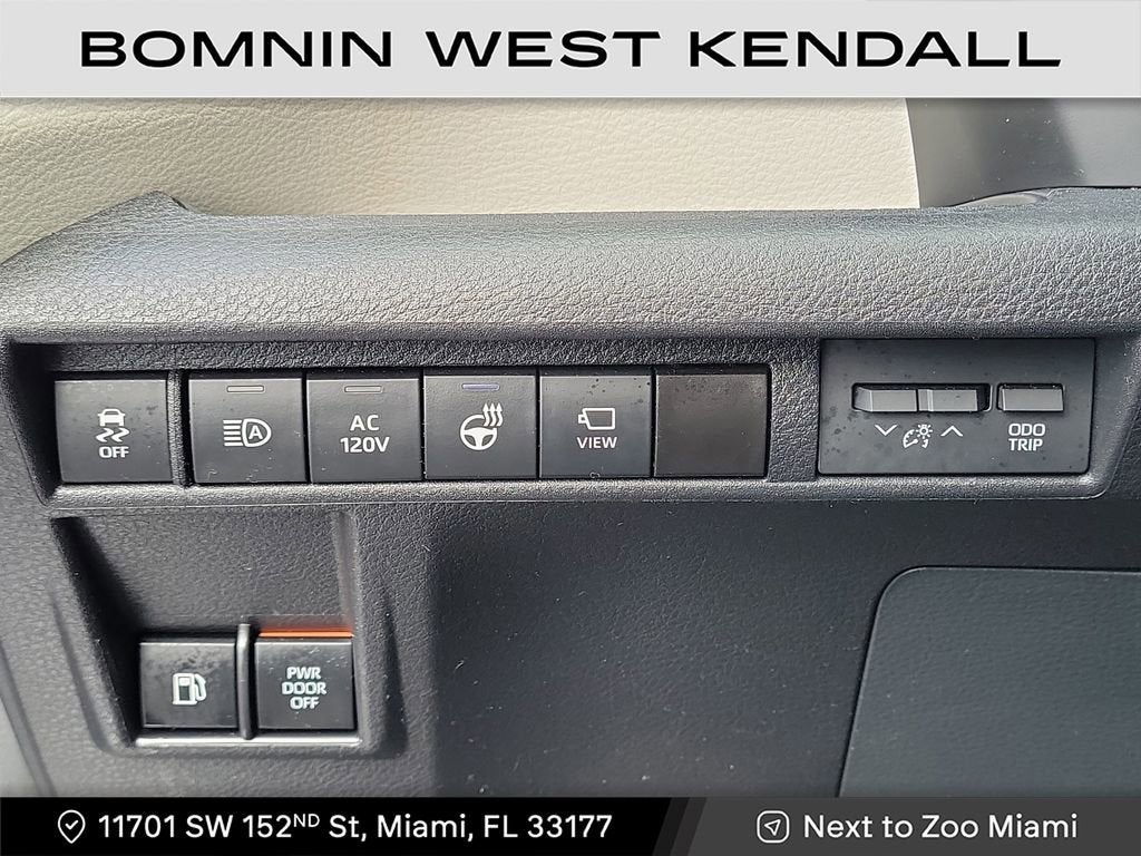 2023 Toyota Sienna Platinum