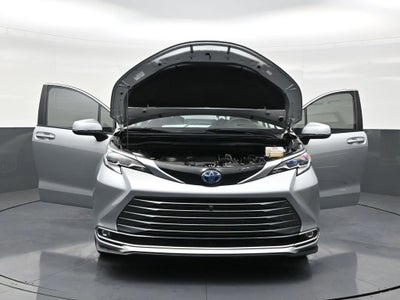 2023 Toyota Sienna Platinum