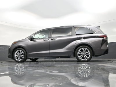 2024 Toyota Sienna Platinum