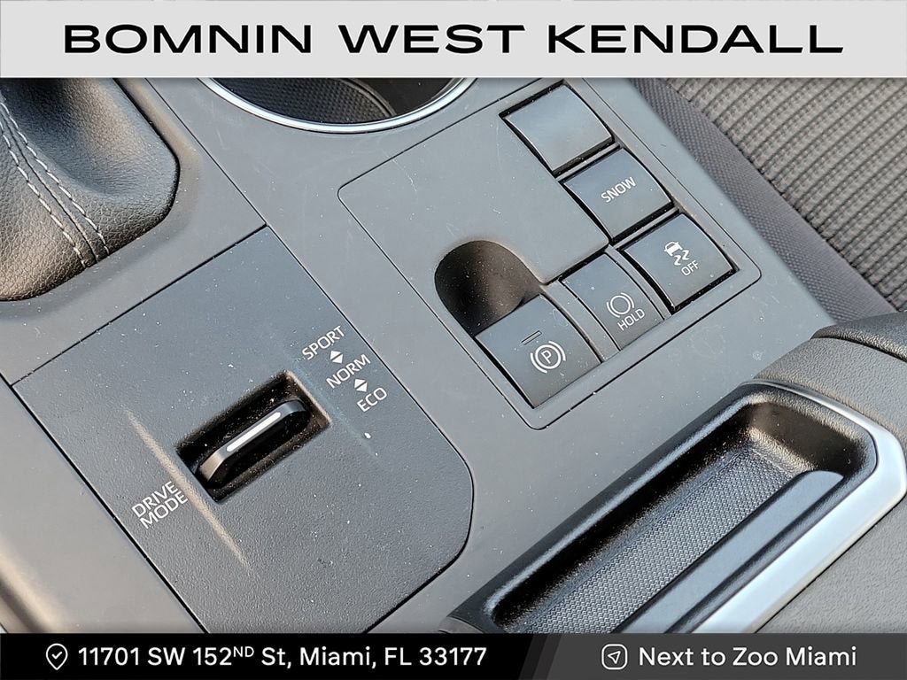 2025 Toyota Highlander LE