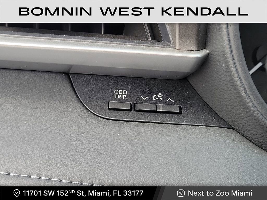 2025 Toyota Highlander LE