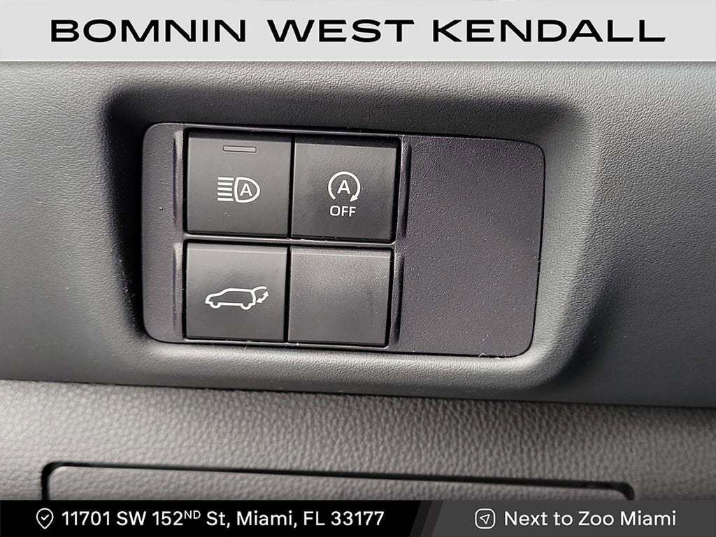 2025 Toyota Highlander LE