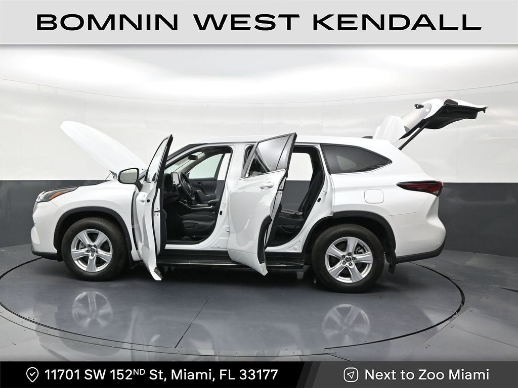 2025 Toyota Highlander LE