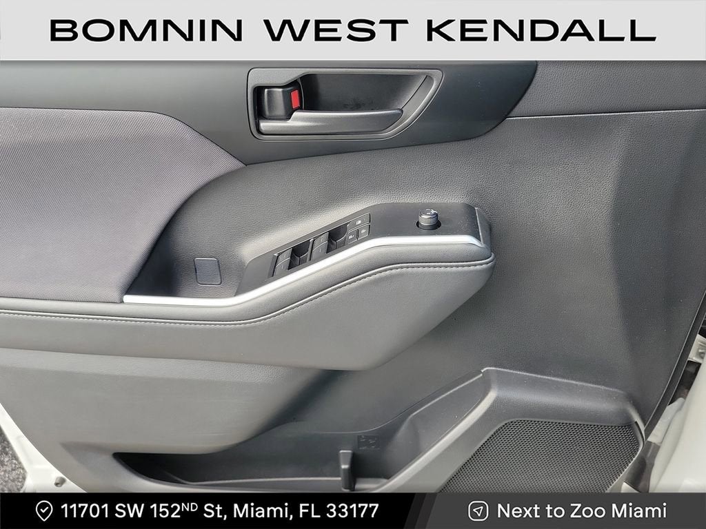 2025 Toyota Highlander LE