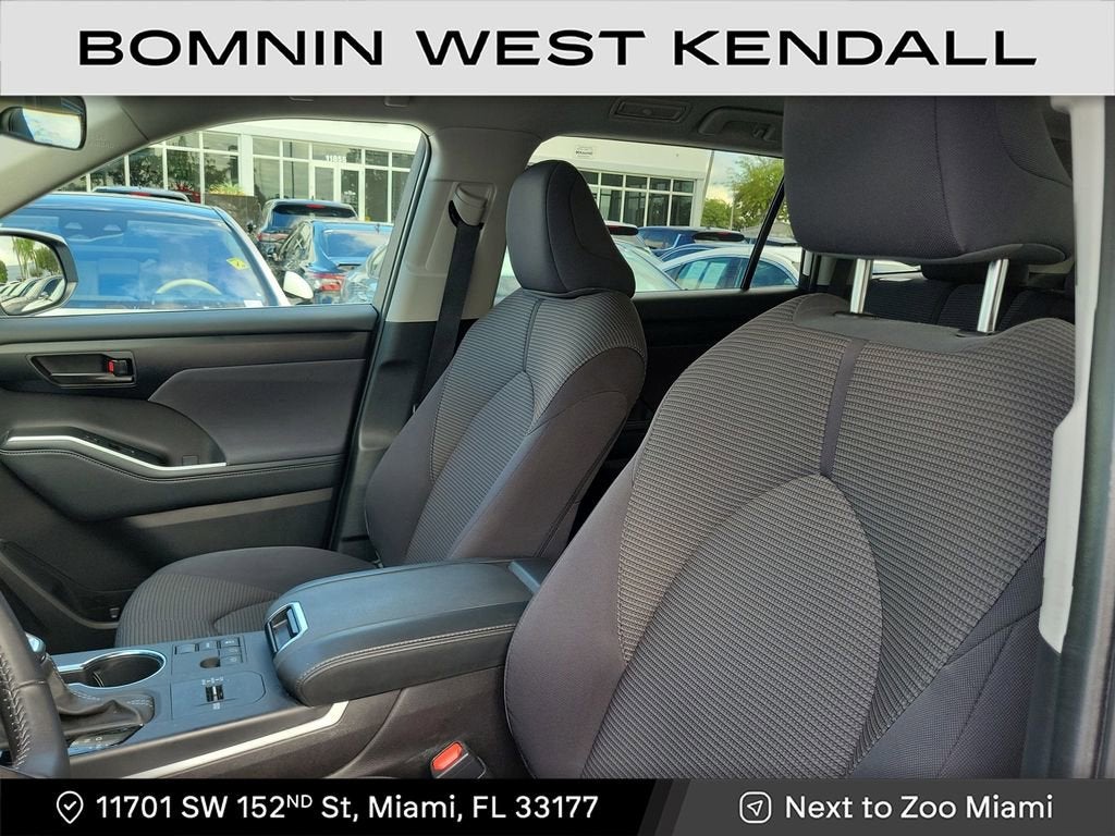 2025 Toyota Highlander LE