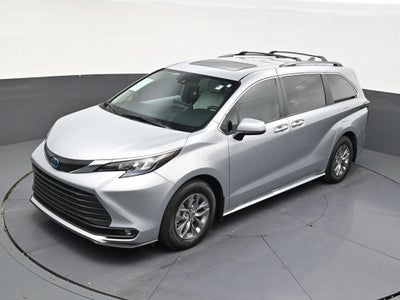 2025 Toyota Sienna XLE