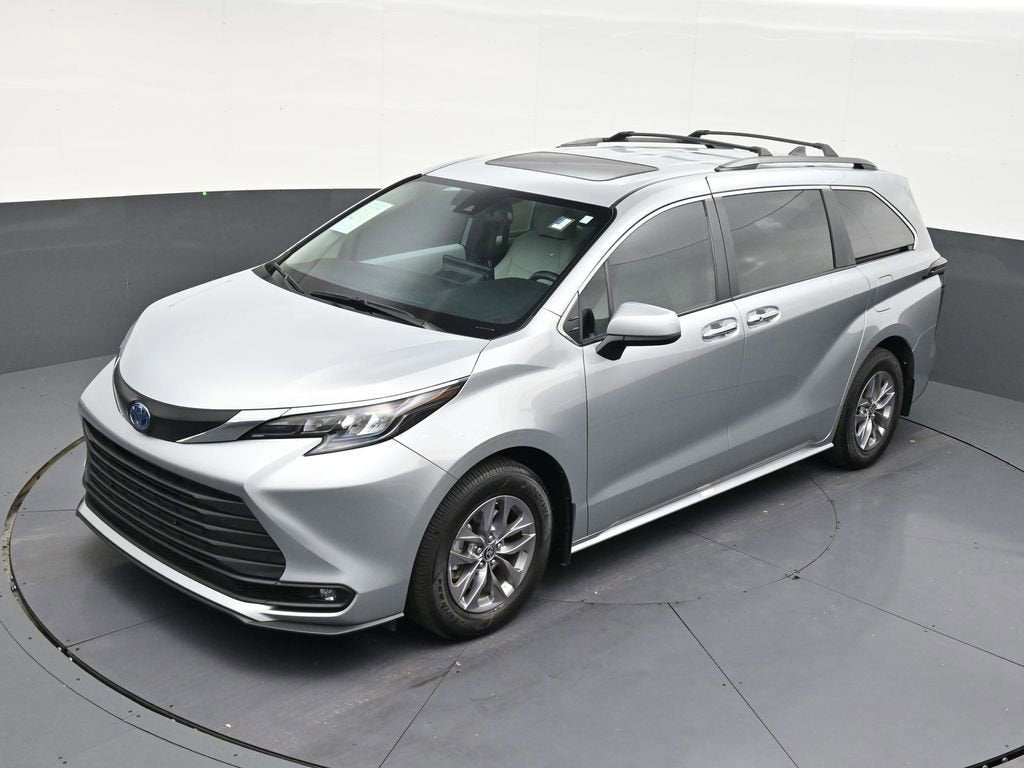 2025 Toyota Sienna XLE