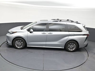 2025 Toyota Sienna XLE