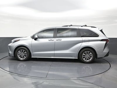 2025 Toyota Sienna XLE