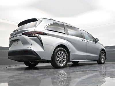 2025 Toyota Sienna XLE