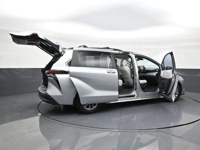 2025 Toyota Sienna XLE