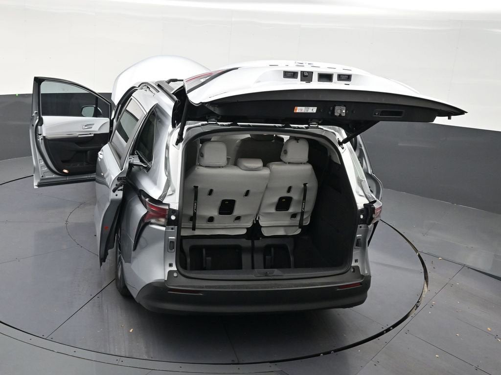 2025 Toyota Sienna XLE