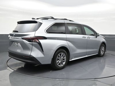 2025 Toyota Sienna XLE