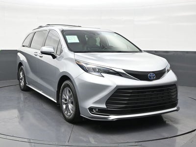 2025 Toyota Sienna XLE