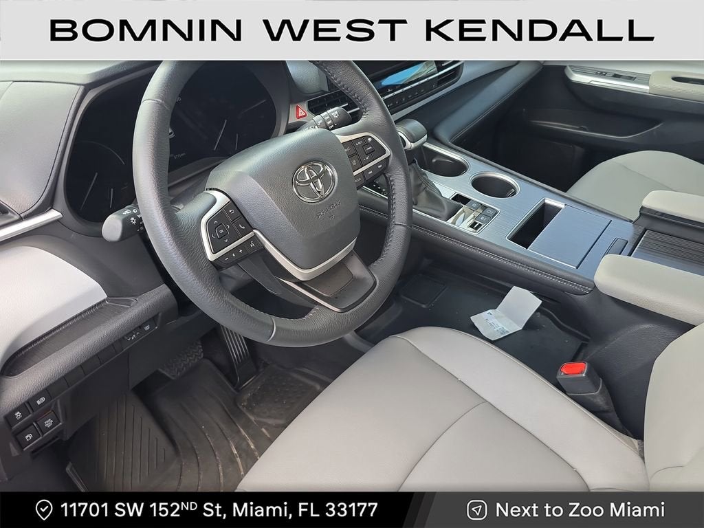 2025 Toyota Sienna XLE
