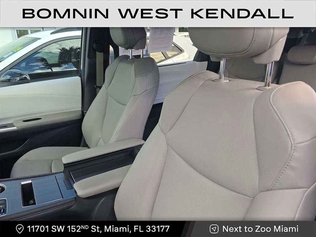 2025 Toyota Sienna XLE