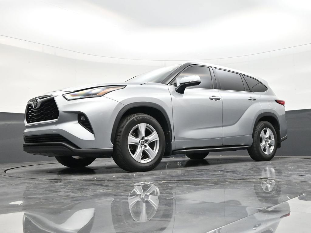 2022 Toyota Highlander LE
