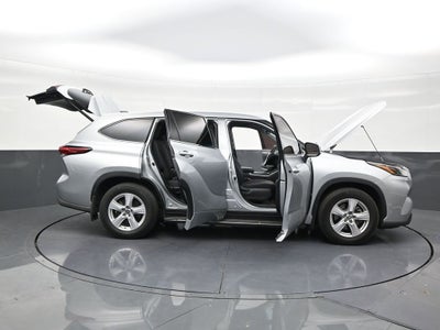 2022 Toyota Highlander LE