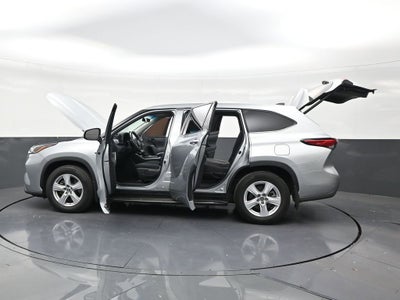 2022 Toyota Highlander LE