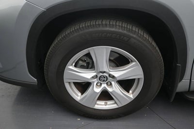 2022 Toyota Highlander LE