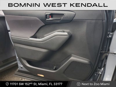 2022 Toyota Highlander LE