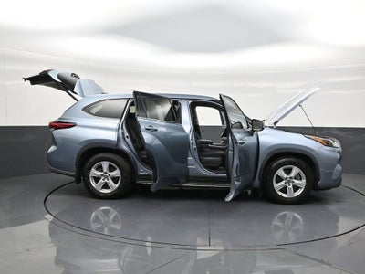 2022 Toyota Highlander LE