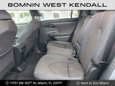 2022 Toyota Highlander LE