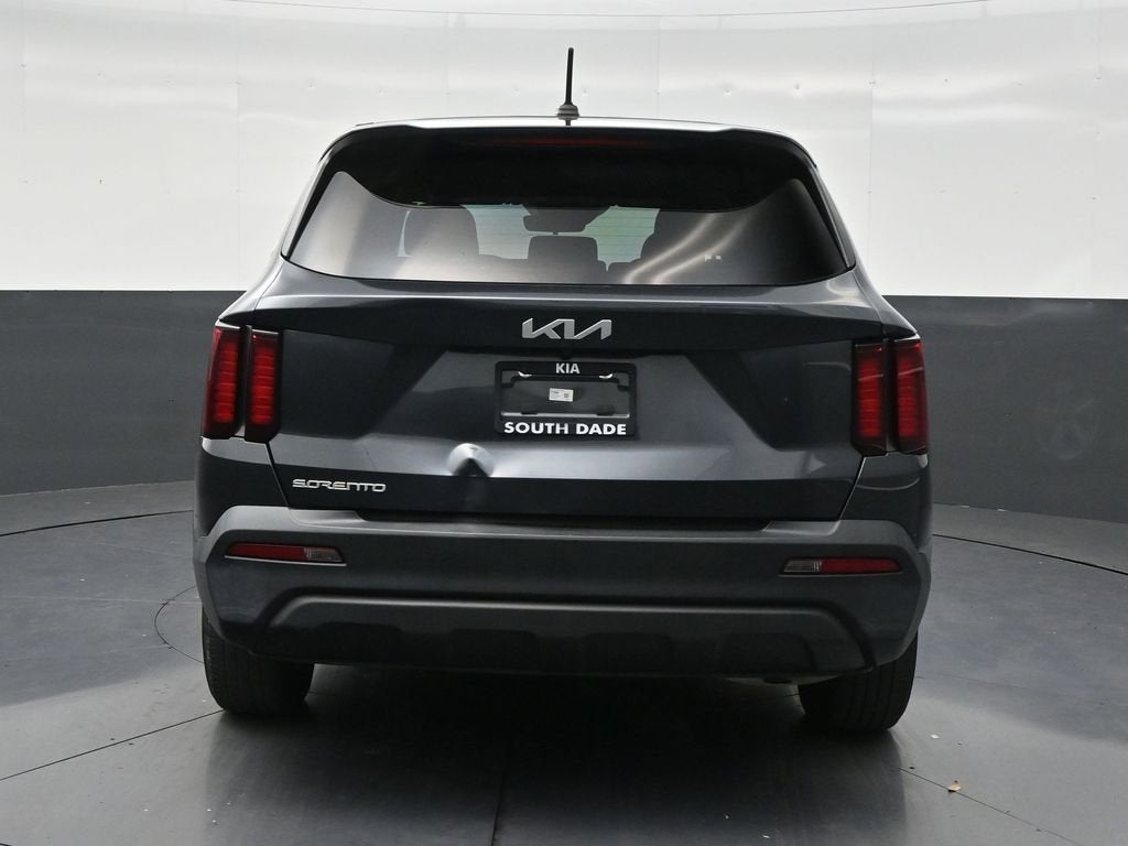 2023 Kia Sorento LX