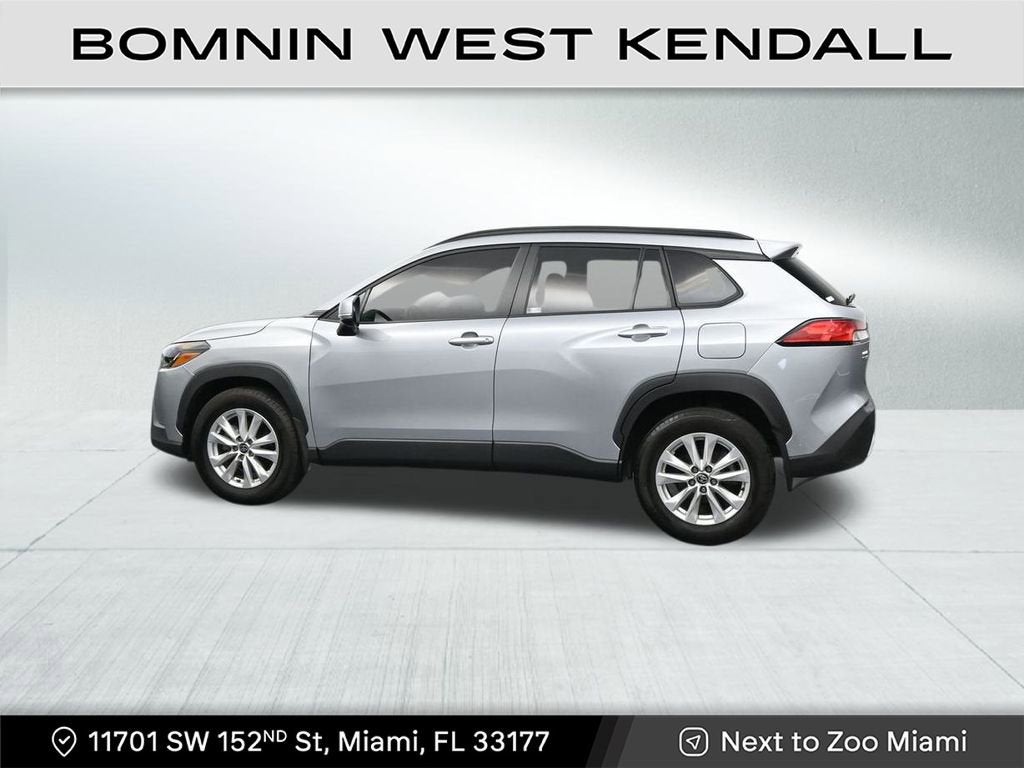 2024 Toyota Corolla Cross LE