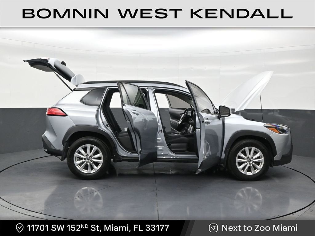2024 Toyota Corolla Cross LE