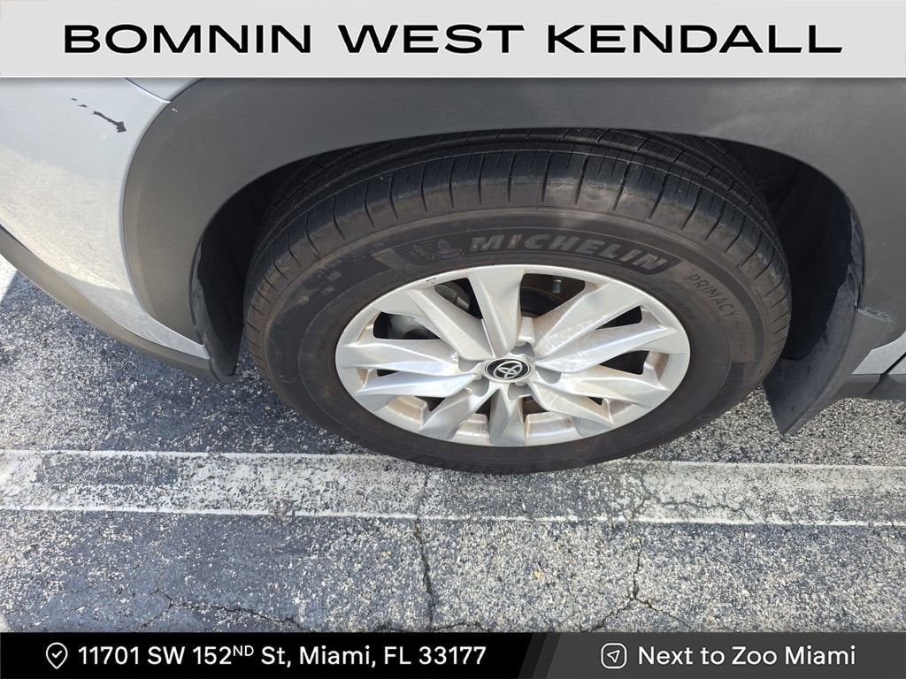 2024 Toyota Corolla Cross LE