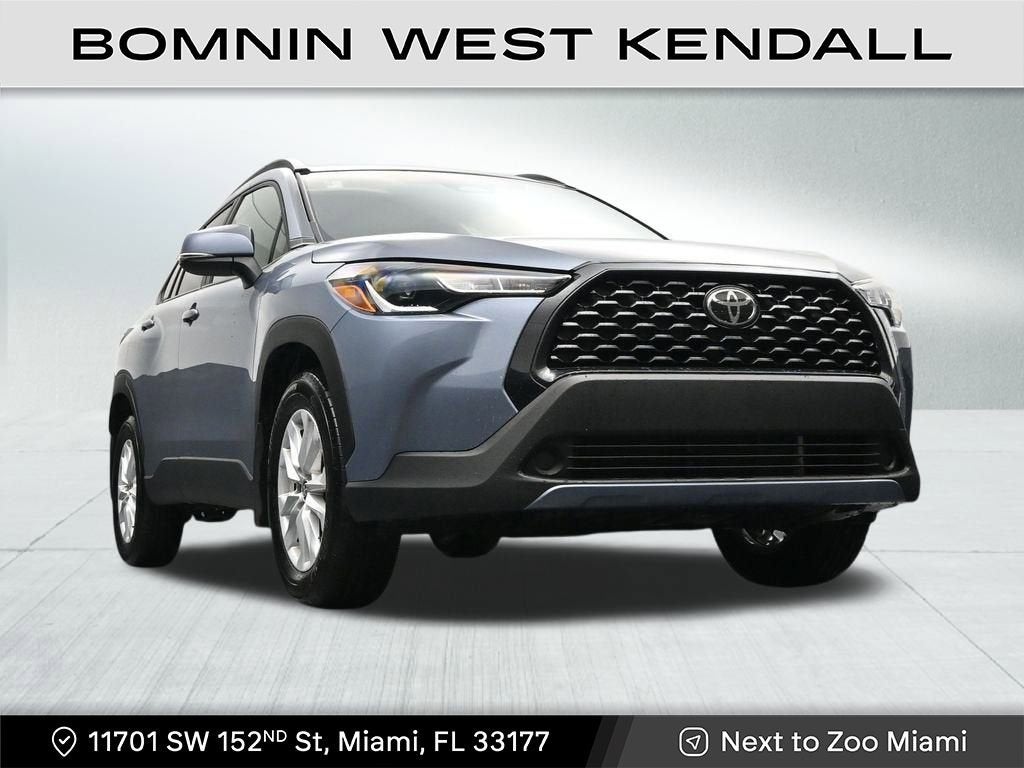 2024 Toyota Corolla Cross LE