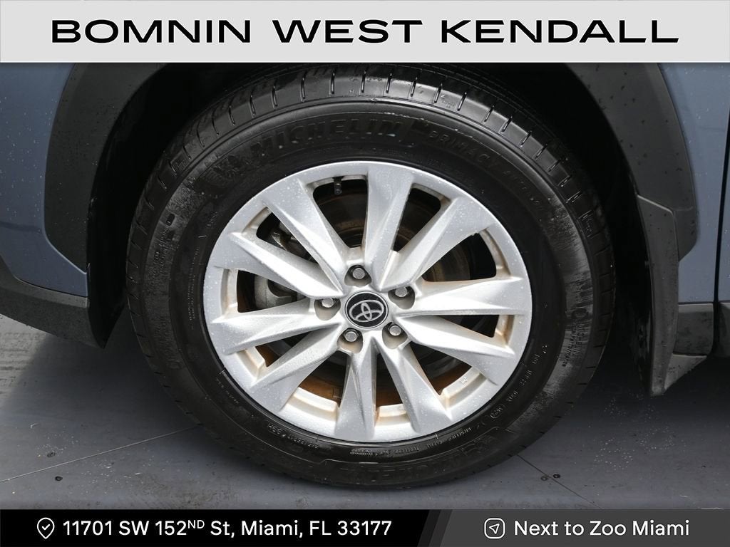 2024 Toyota Corolla Cross LE