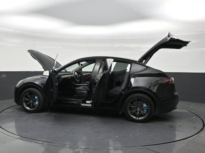 2024 Tesla Model Y LONG RANGE
