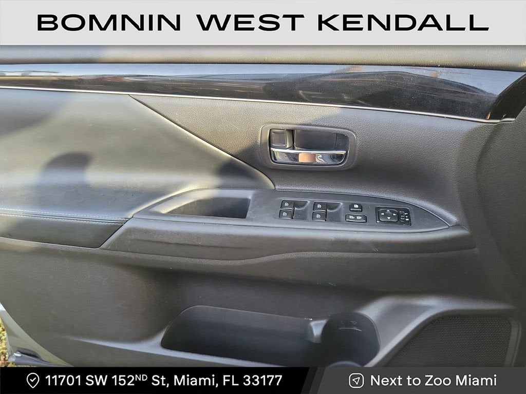 2020 Mitsubishi Outlander SE