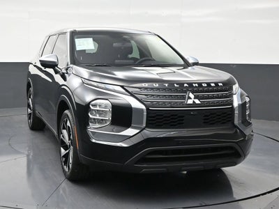 2022 Mitsubishi Outlander ES