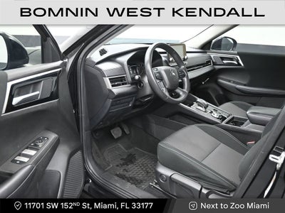 2024 Mitsubishi Outlander ES