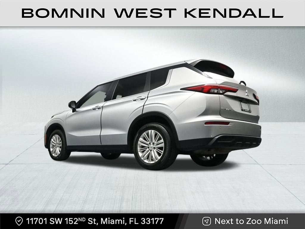 2024 Mitsubishi Outlander ES