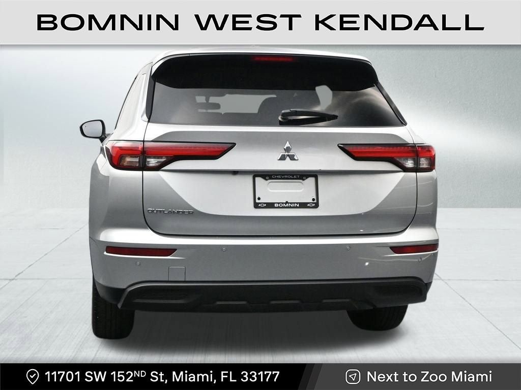 2024 Mitsubishi Outlander ES