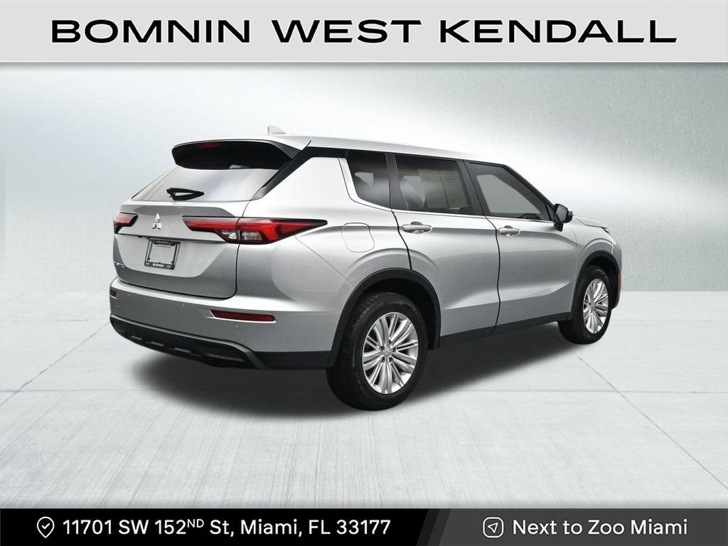 2024 Mitsubishi Outlander ES