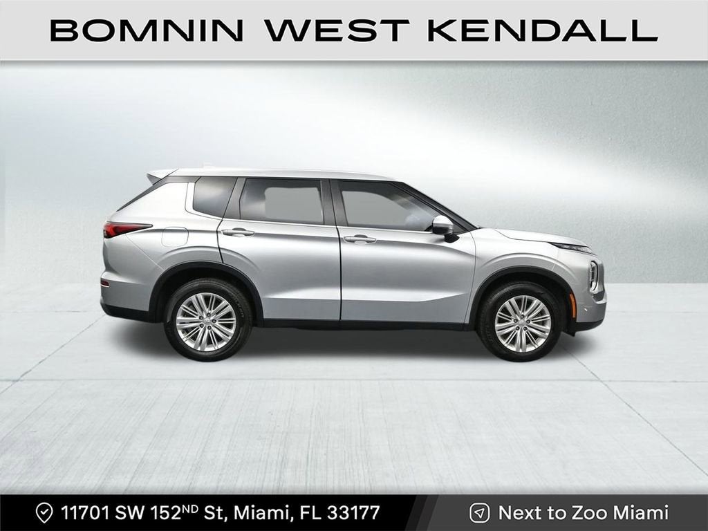 2024 Mitsubishi Outlander ES