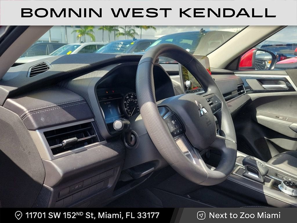 2024 Mitsubishi Outlander ES