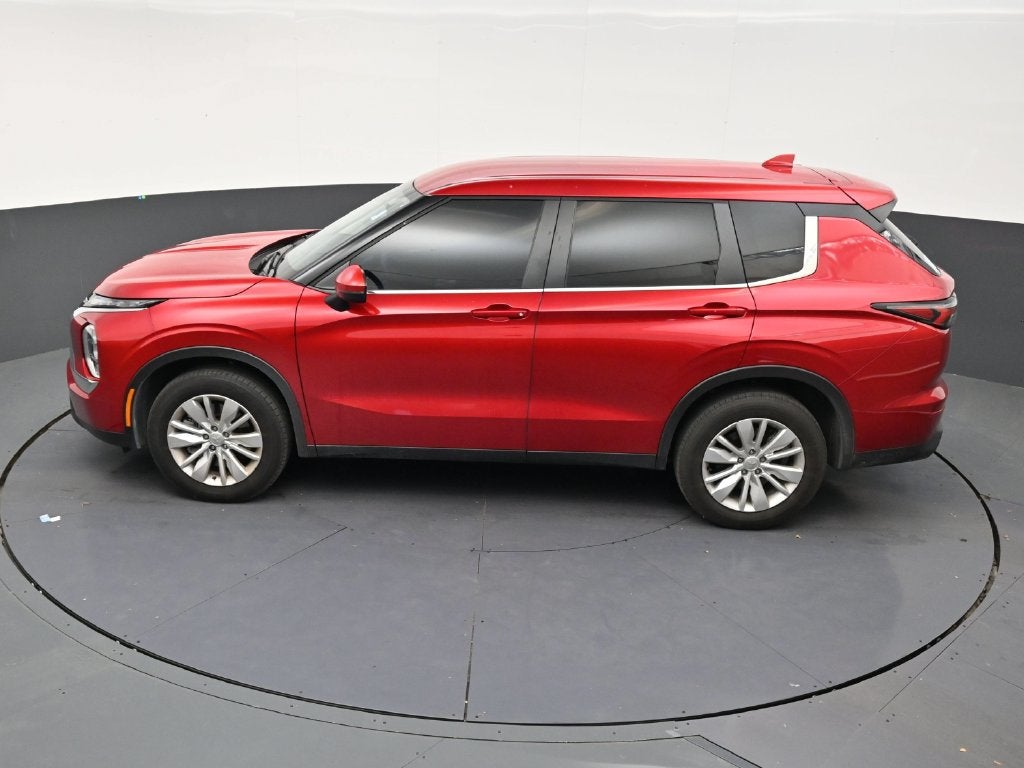 2025 Mitsubishi Outlander ES